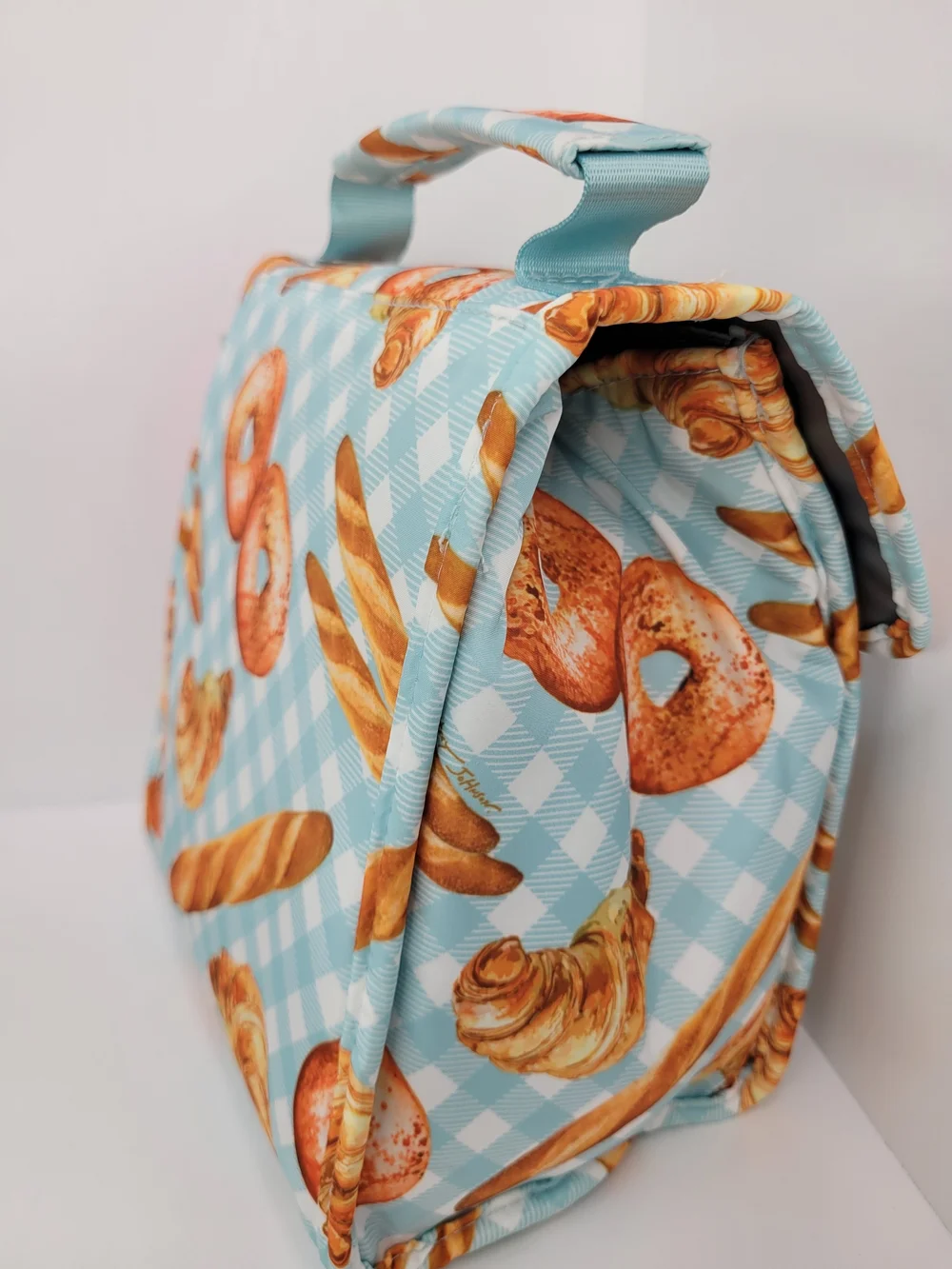 👉✨️ Betsey Johnson Insulated Lunch Tote - Blue Bakery Print